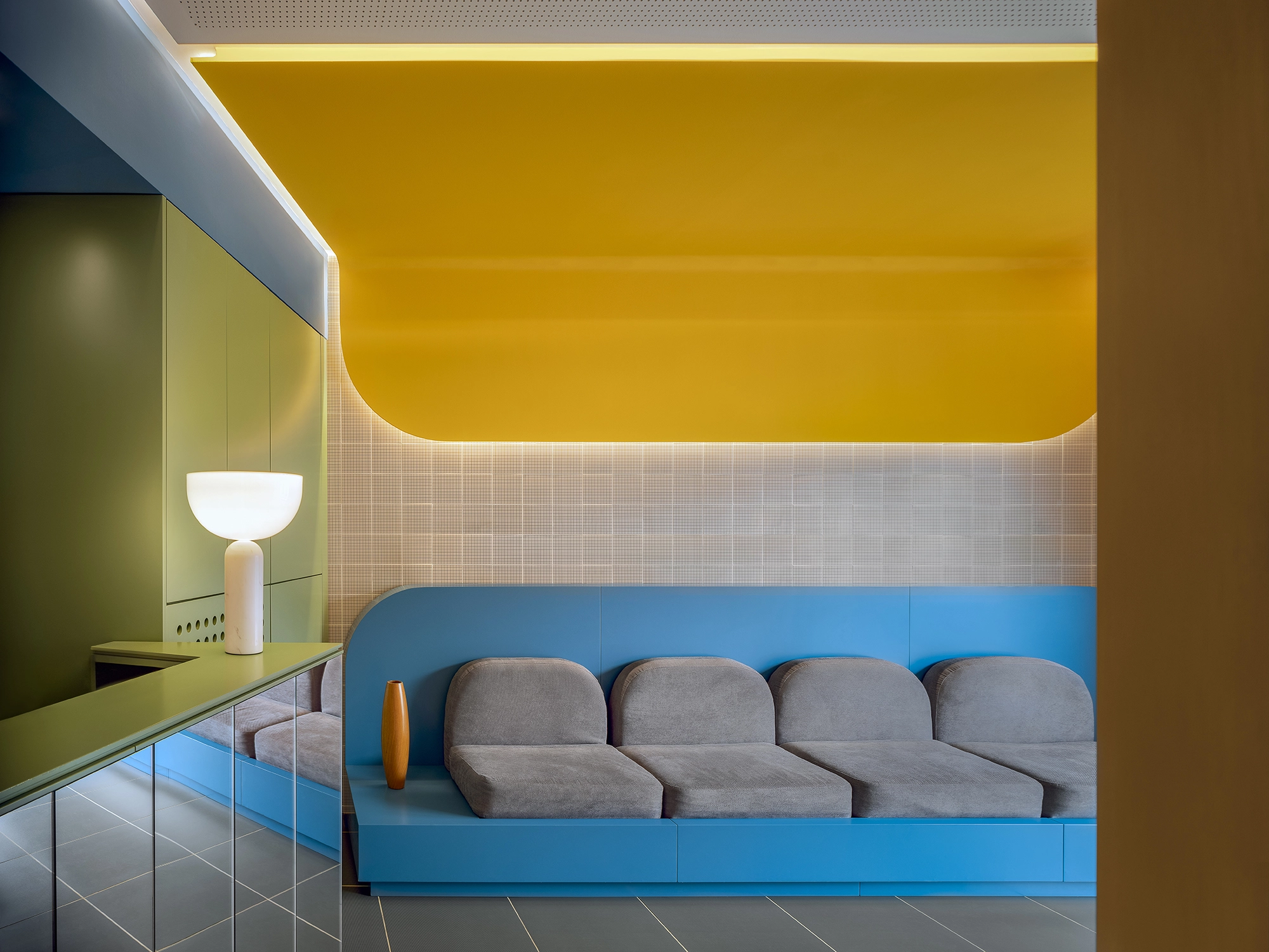 Periometry dental office interior